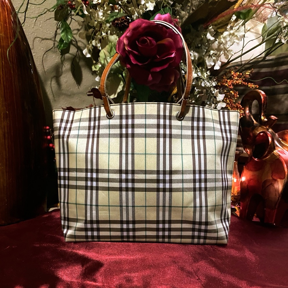 Burberry Checkered Tote in Cream and Brown